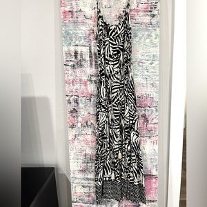 Long black and white dress with waist tie